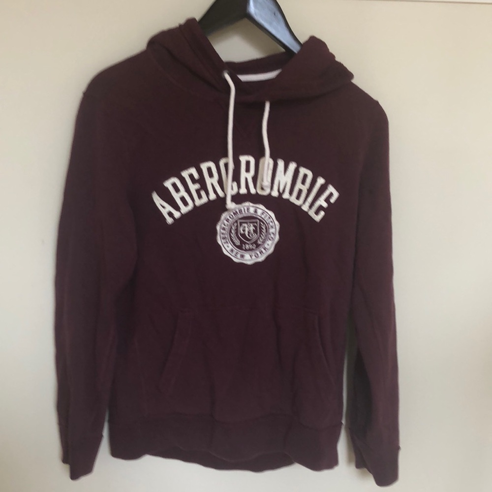 Abercrombie men’s burgundy sweatshirt